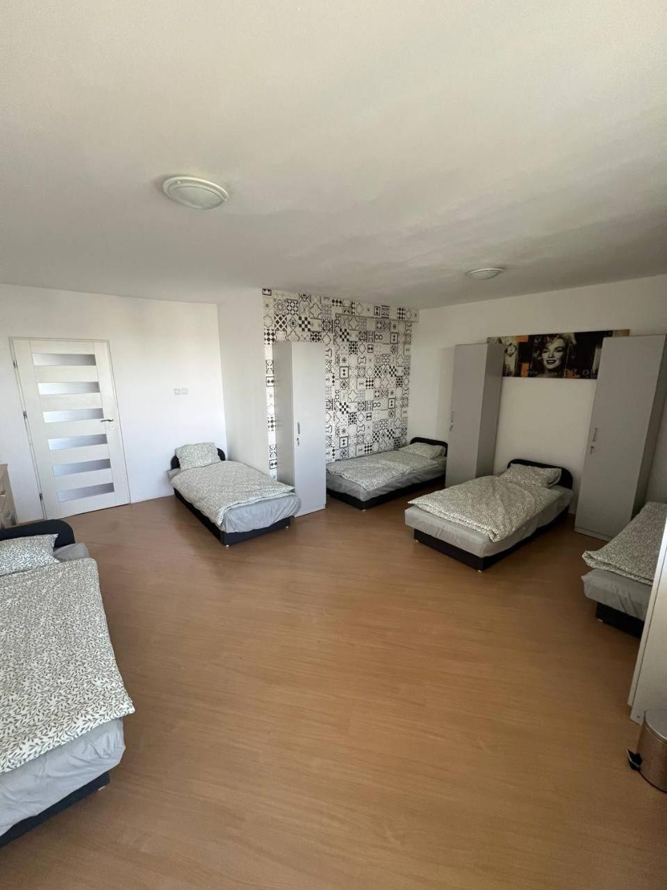 Hostel „U Sashka” وارسو المظهر الخارجي الصورة