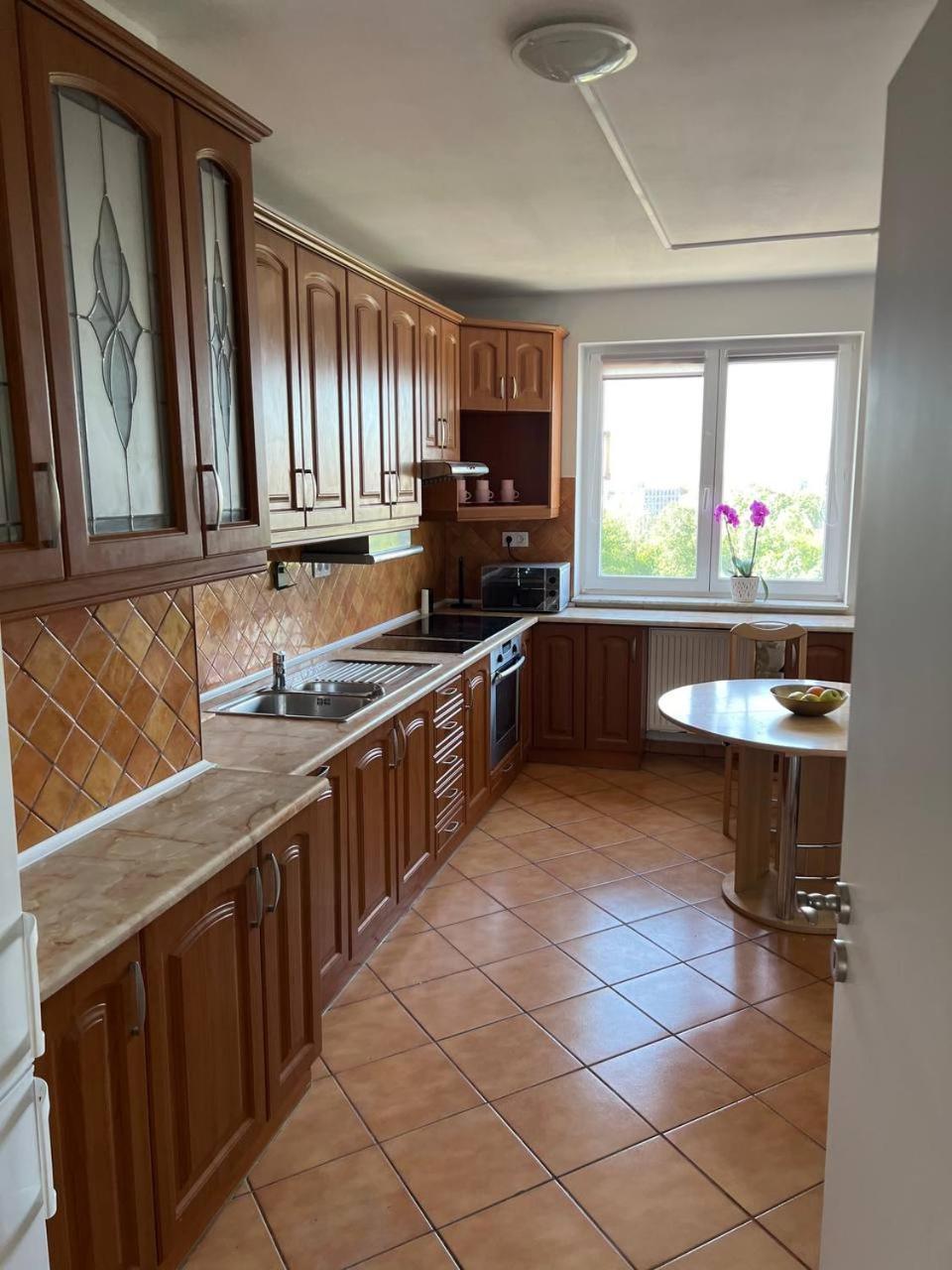 Hostel „U Sashka” وارسو المظهر الخارجي الصورة